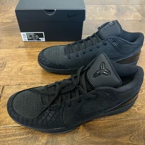 Kobe 4 - Gift of Mamba. New, never worn